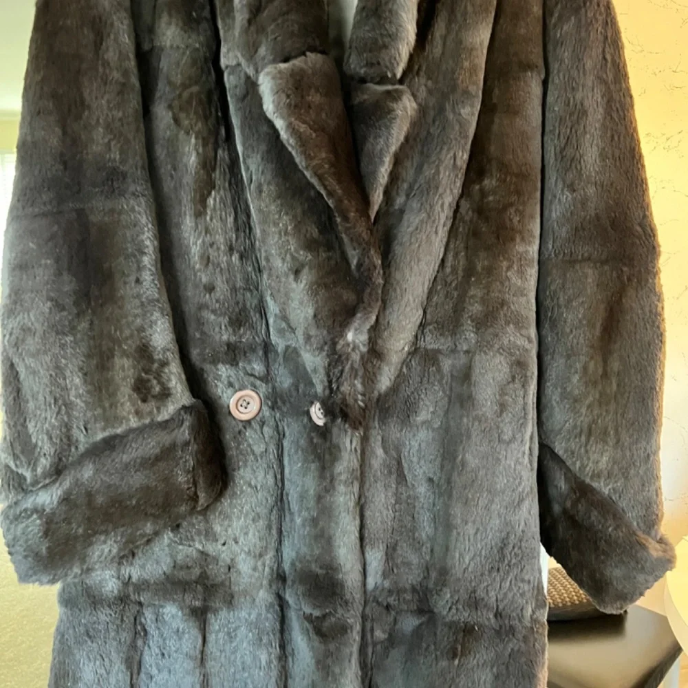 Long Rabbit coat - Picture 3 of 12